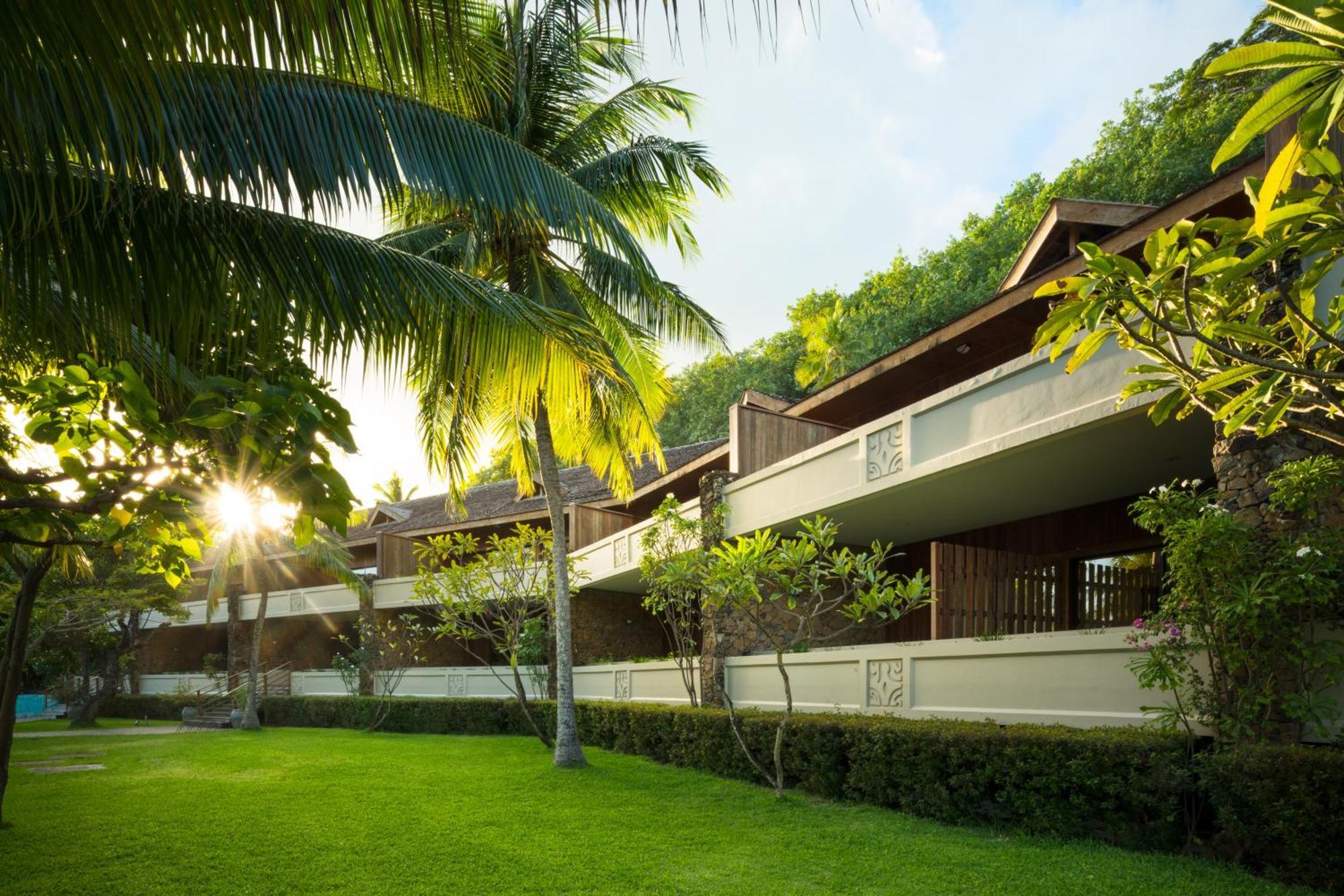 Hotel Conrad Bora Bora Nui Exterior foto